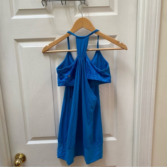 Lululemon blue tank top built in bra 6 - Picture 2 of 3